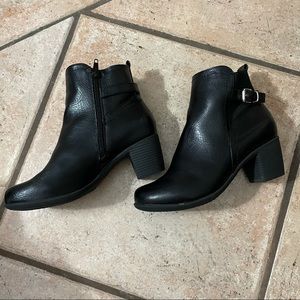 Nicole boots size 5.5